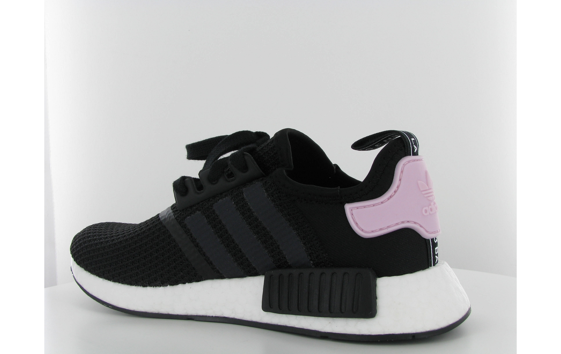 nmd r1 noir et rouge